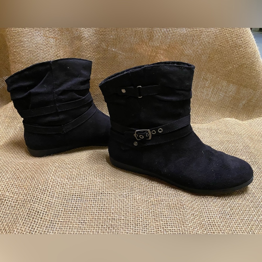 Comfy black booties